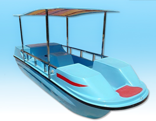 AMusement park paddle boat with 4 person