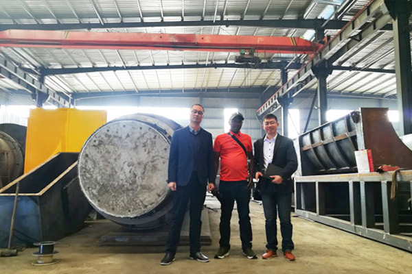 Kenya Customer Came to Beston Plant to See Coconut Shell Charcoal Making Machine